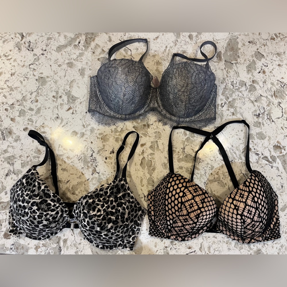 Bundle of size 32D bras. Victoria secret and La Senza